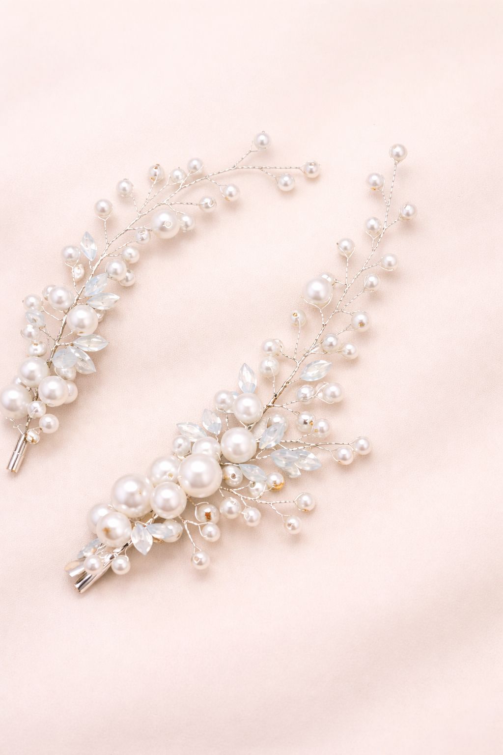 Noir Pearl Luxe 2 Pcs Hair Clips