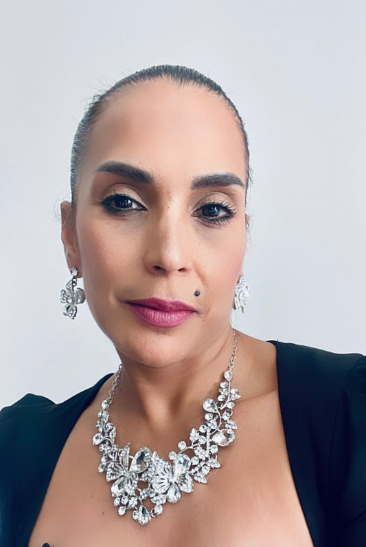 Bridal Silver Flower Alloy Necklace and Earrings Set.