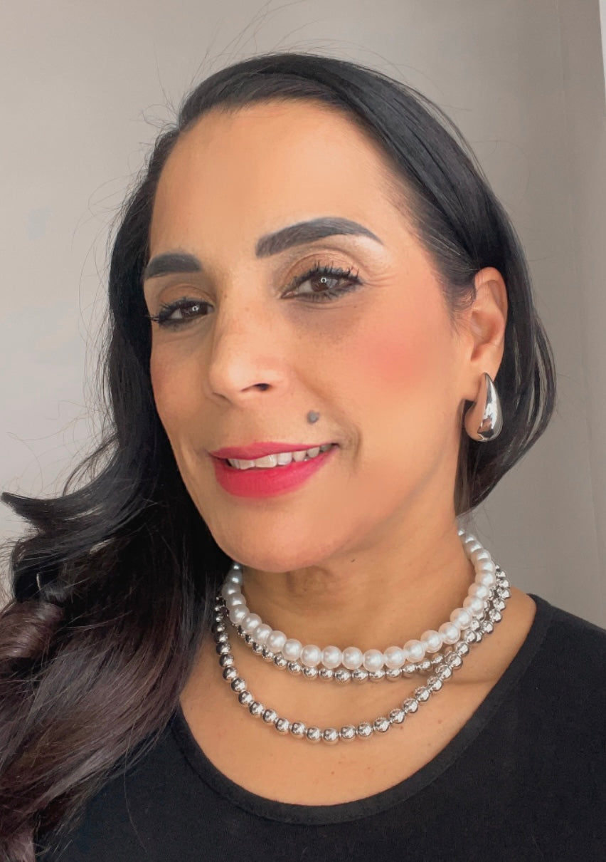 Pearl Imitation Elegance, Three Necklace and Teardrop Earrings Set.