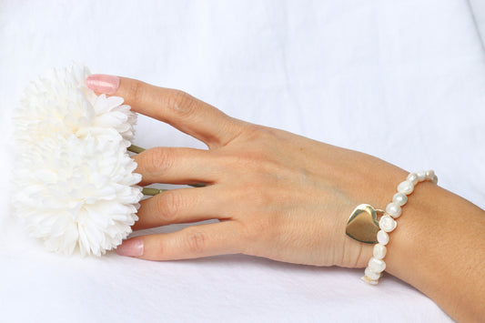 Freshwater Pearls and 18K Gold Plated Stainless Steel Heart Shape Charm, Stretch Bracelet.