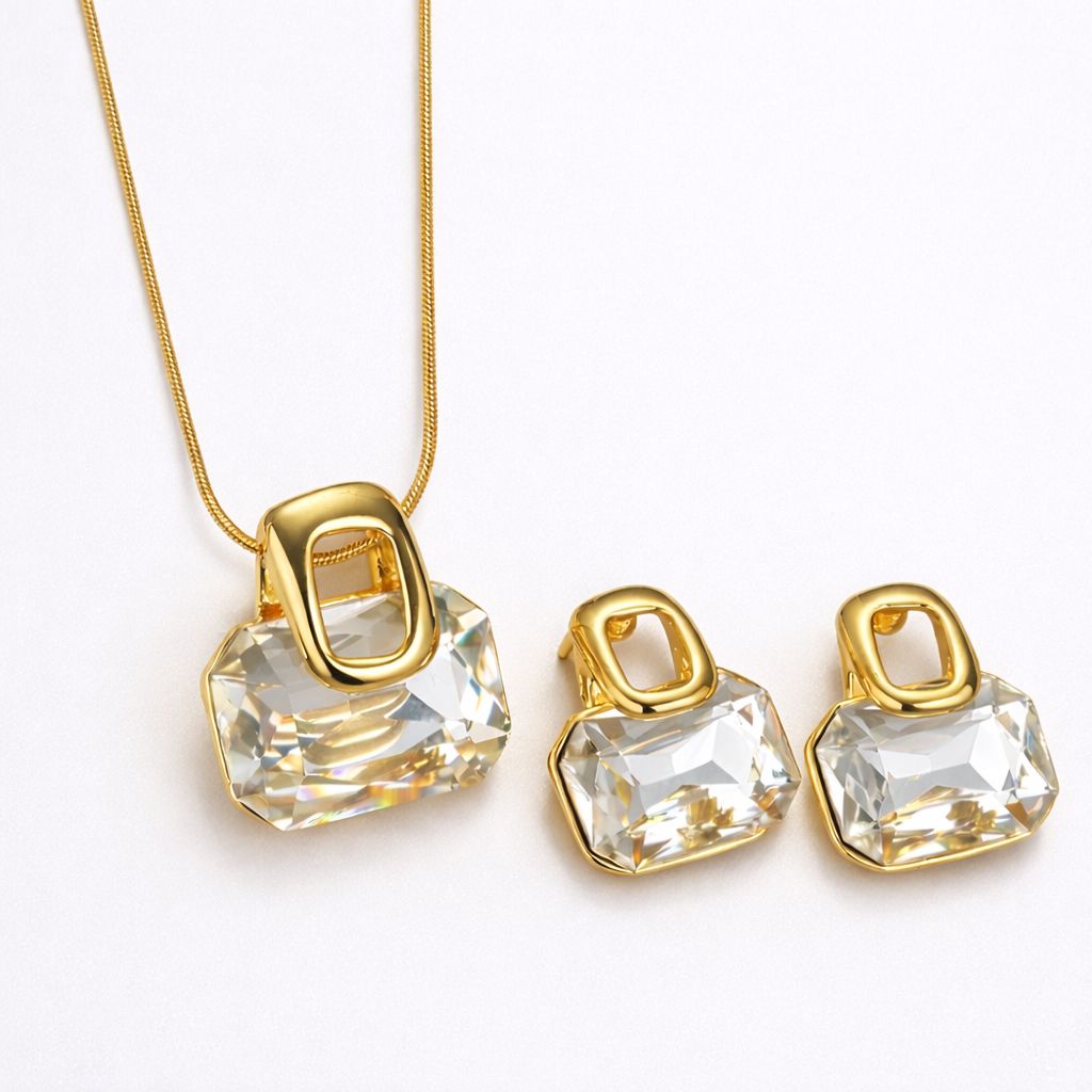 Elegant Shiny 18K Gold Plated Necklace and Earrings Set.
