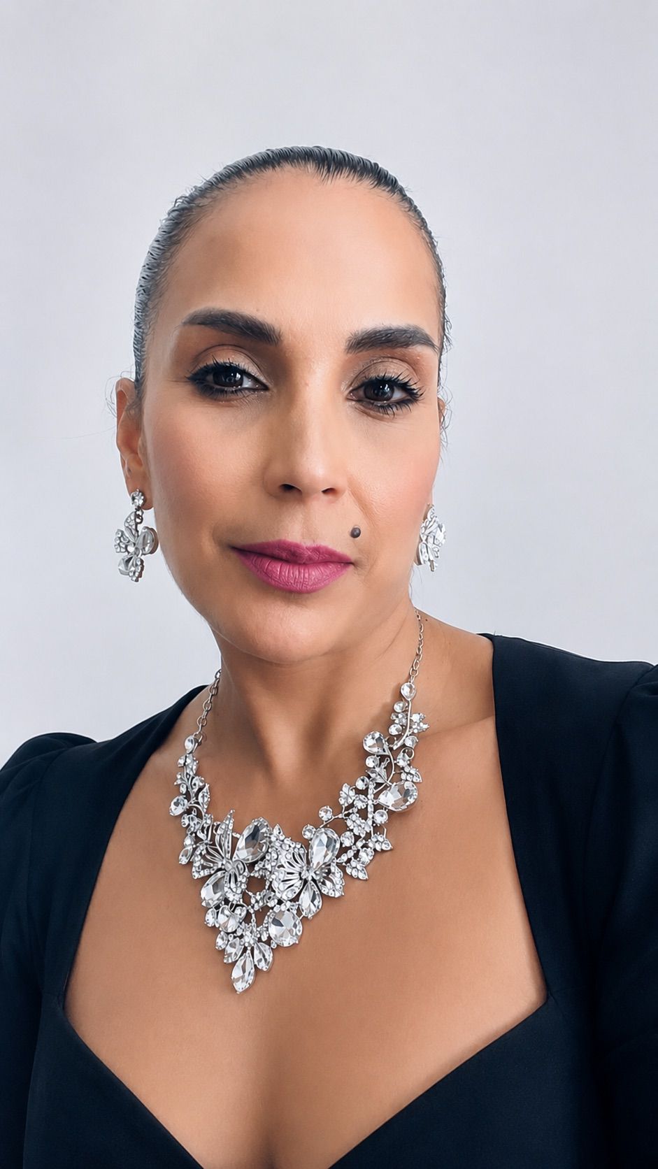 Bridal Silver Flower Alloy Necklace and Earrings Set.